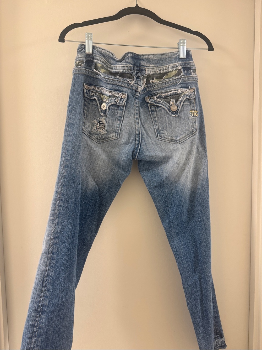 Miss Me Camo Distressed Jeans - Picture 3 of 7